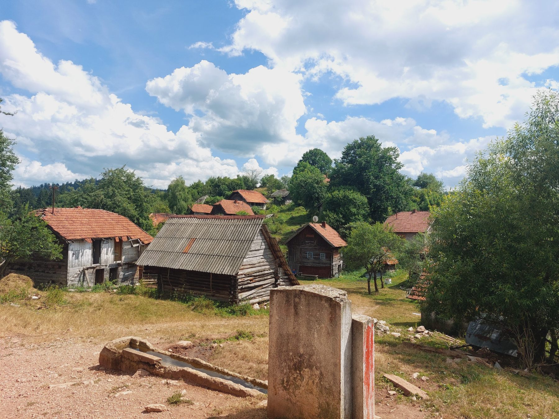 Foto reportaža : Dunići, Kotorvaroško selo sa dva stanovnika